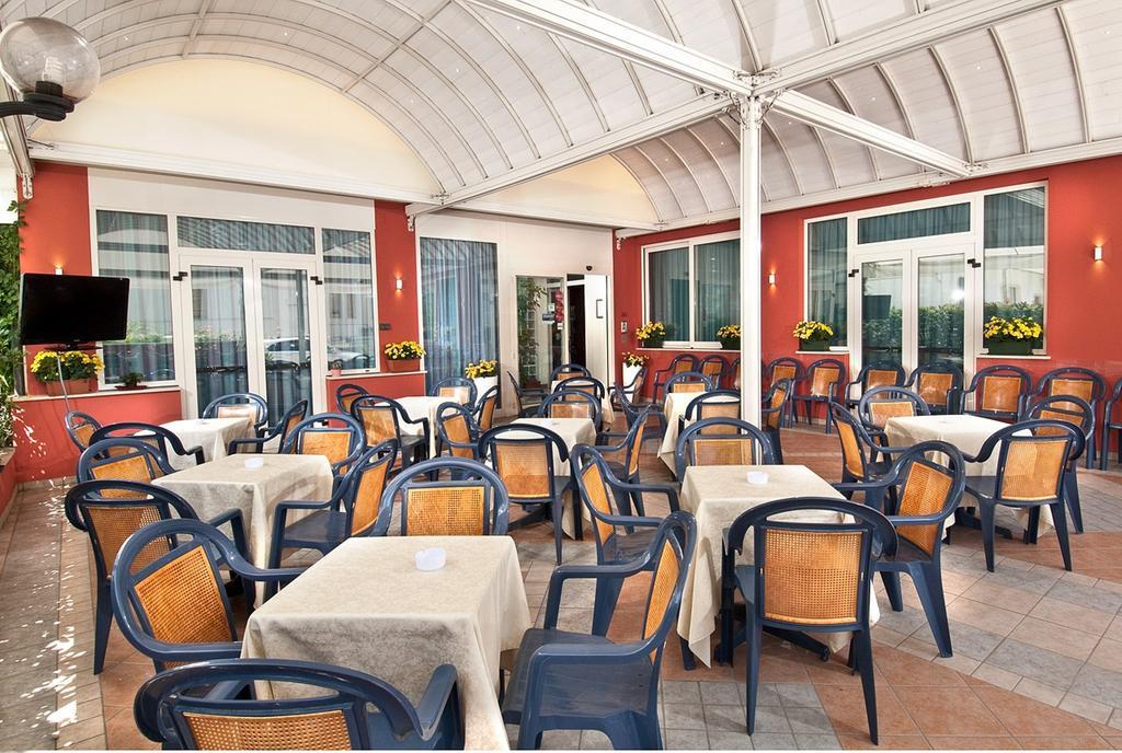 Hotel Europa Cupra Marittima Esterno foto